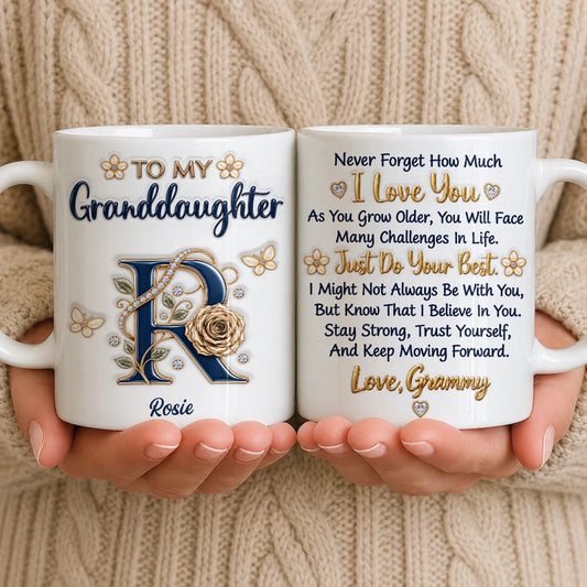 Personalisierte Keramiktasse für meine Enkelin – Navy-Initialen & Champagner-Rose – Individuelles Namensgeschenk von Oma an Enkelin