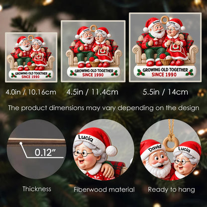Personalisierter gemütlicher Weihnachtsbaumschmuck für Paare aus Holz – Weihnachtsmann & Weihnachtsfrau auf dem Sofa bei heißer Schokolade & beim Stricken, gemeinsam alt werden seit, individuelle Namen, Jahr, Jahrestagsgeschenk für Paare