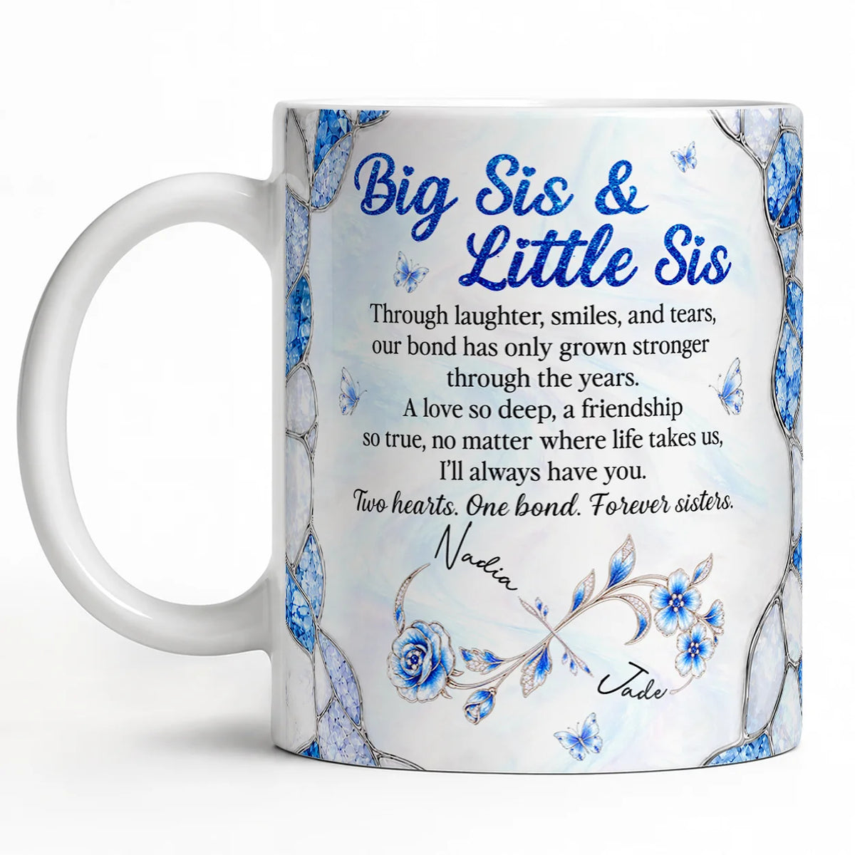 Mug en céramique personnalisé Grande Sœur & Petite Sœur – Papillon bijou saphir bleu, à travers les rires et les sourires, deux cœurs, un lien, prénoms personnalisés, cadeau pour sœur