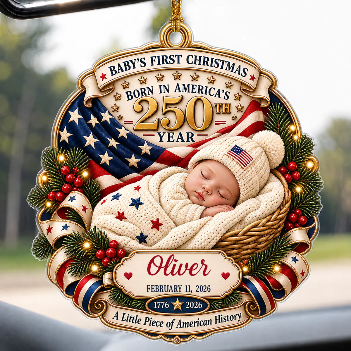 Personalisierter Acryl-Weihnachtsbaumschmuck „Baby's First Christmas America 250“ – schlafendes Baby im Körbchen – Geschenk mit individuellem Namen & Geburtsdatum für Babys