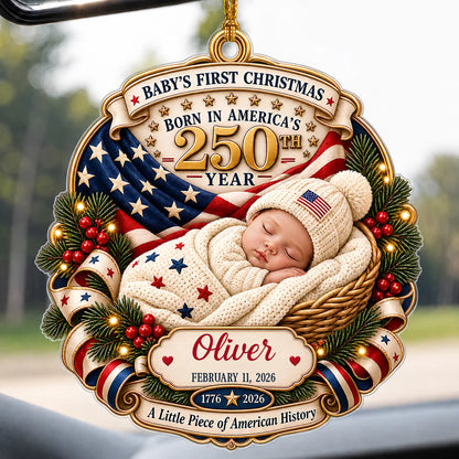 Personalisierter Acryl-Weihnachtsbaumschmuck „Baby's First Christmas America 250“ – schlafendes Baby im Körbchen – Geschenk mit individuellem Namen & Geburtsdatum für Babys