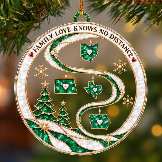 Personalisierter Acryl-Weihnachtsanhänger „Family Love Knows No Distance“ mit Karten von Emerald State und geschwungenem Band – Geschenk für die Familie