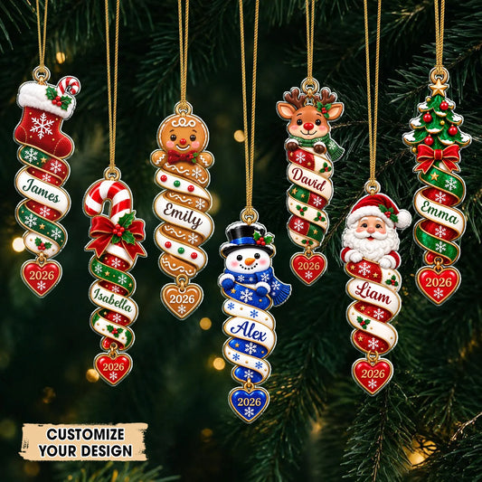 Personalisierter Weihnachts-Ornament-Spiralanhänger aus Acryl mit Charakter – Individueller Name & Herz-Jahreszahl als Geschenk für die Familie
