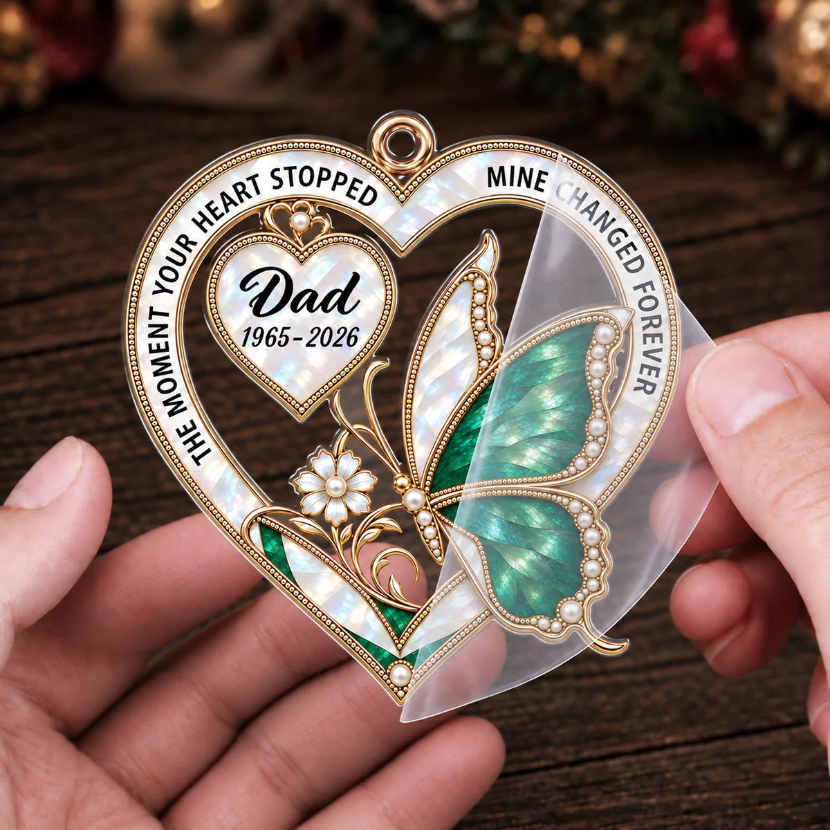 Personalisiertes Herz- & Schmetterlings-Acryl-Weihnachtsornament – Gedenkgeschenk im Perlen-Stil zur Erinnerung an geliebte Menschen