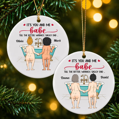 Personalisiertes „It's You and Me Babe“ Badewannen-Paar Jahrestag Keramik-Weihnachtsanhänger – Geschenk für Paare