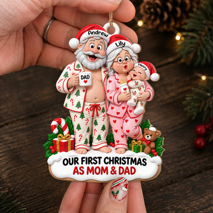 Personalisierter Holz-Weihnachtsschmuck „Unser erstes Weihnachten als Mama & Papa“ – Familien-Weihnachtspyjama & Babyflasche, individuelles Geschenk mit Namen für frischgebackene Eltern