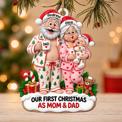Personalisierter Holz-Weihnachtsschmuck „Unser erstes Weihnachten als Mama & Papa“ – Familien-Weihnachtspyjama & Babyflasche, individuelles Geschenk mit Namen für frischgebackene Eltern