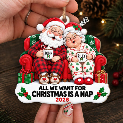 Personalisierter „All We Want for Christmas Is a Nap“ Weihnachtsmann-Paar Kakao Sofa Jahrestag Holz-Ornament – Geschenk für Paare