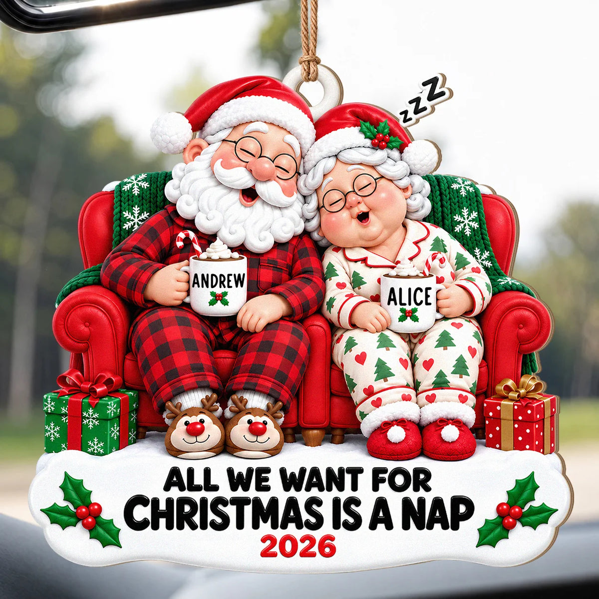 Personalisierter „All We Want for Christmas Is a Nap“ Weihnachtsmann-Paar Kakao Sofa Jahrestag Holz-Ornament – Geschenk für Paare