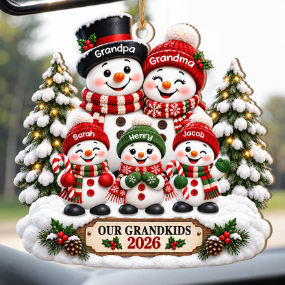 Personalisierter Schneemann-Familien-Weihnachtsschmuck aus Holz für unsere Enkelkinder – Geschenk mit verschneiten Bäumen und Wunschnamen für Oma & Opa